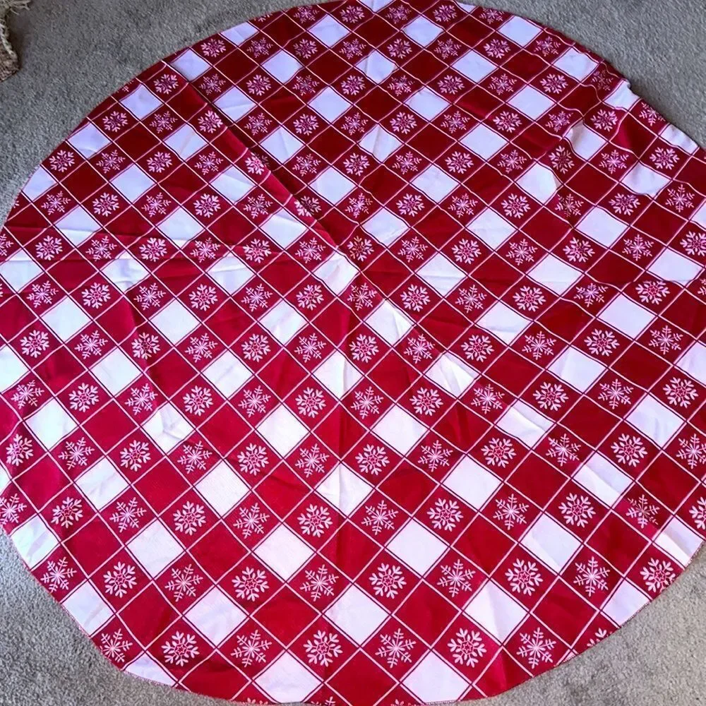 Snowflake 60” Round Tablecloth!